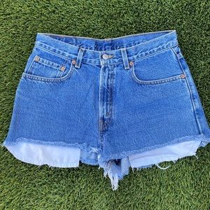 Original 550 Levi shorts 30x28